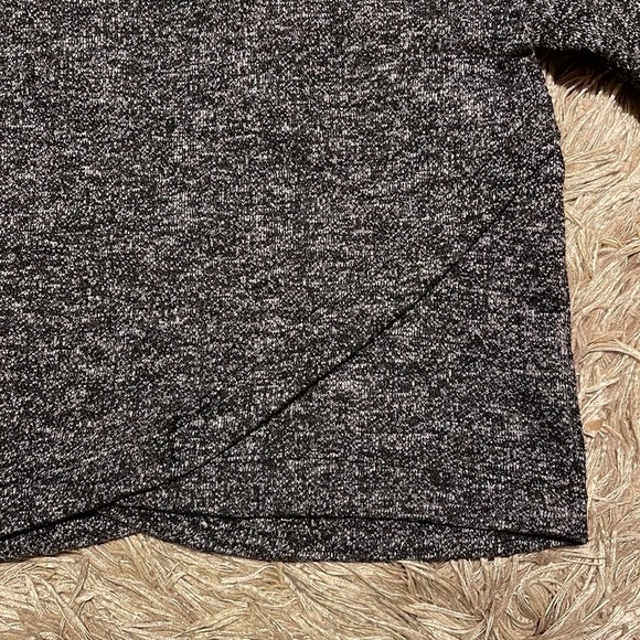 FABLETICS Black‎ and Gray Cropped Sweatshirt Size Small - Picture 4 of 6